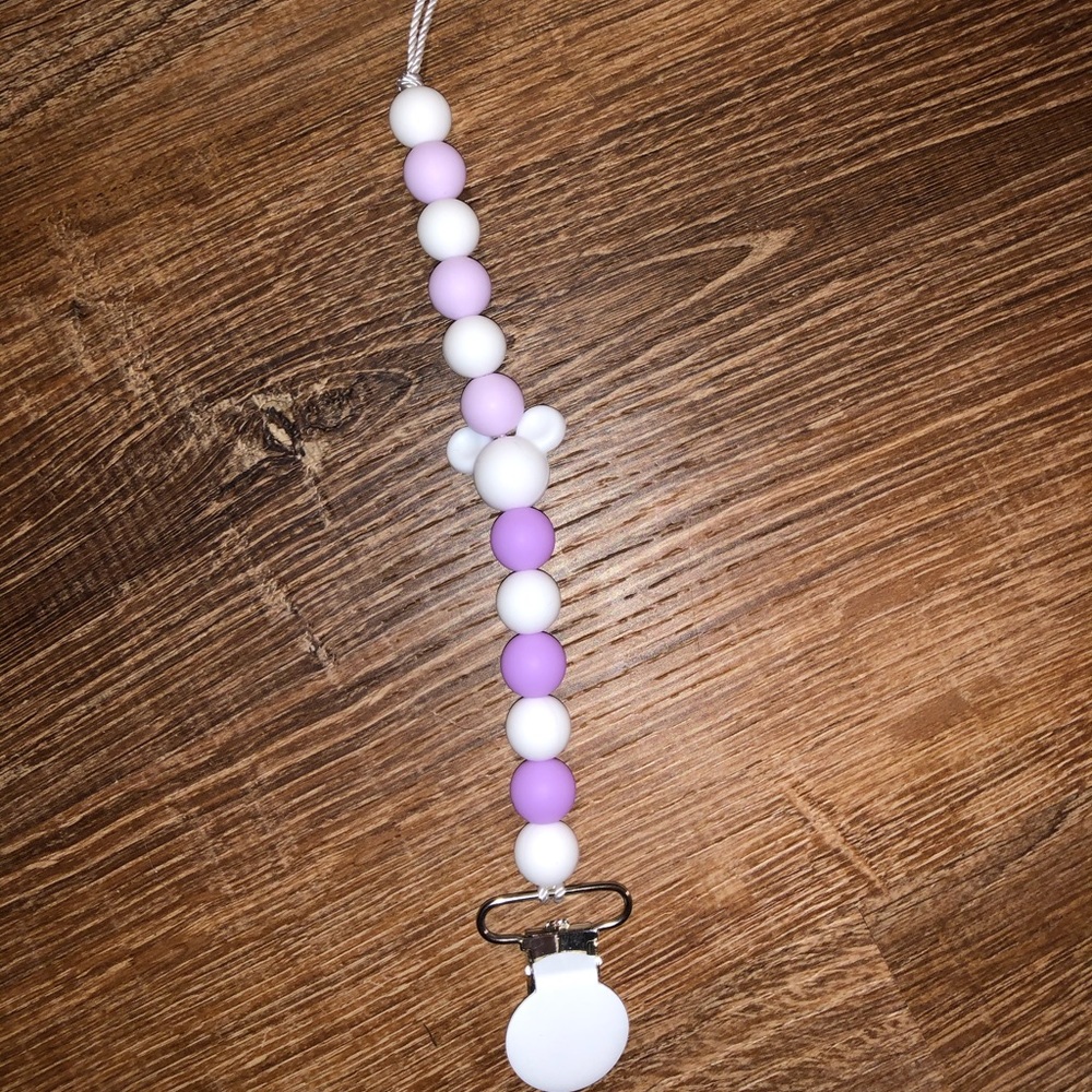 Silicone binki clips